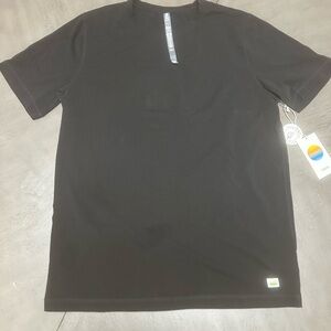 Vuori Men's Black Tuvalu Tee